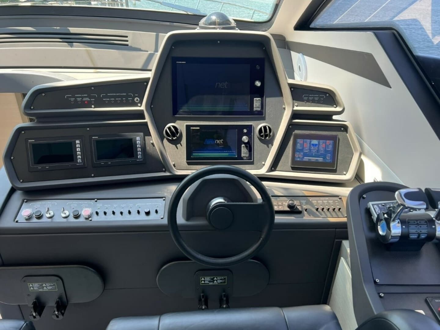 2018 Pershing — - Image 13