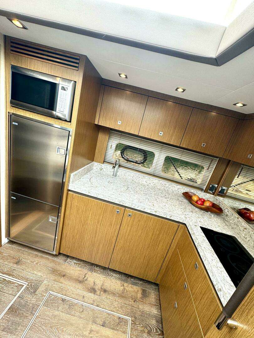 2017 Sea Ray 510 Sundancer - Image 35