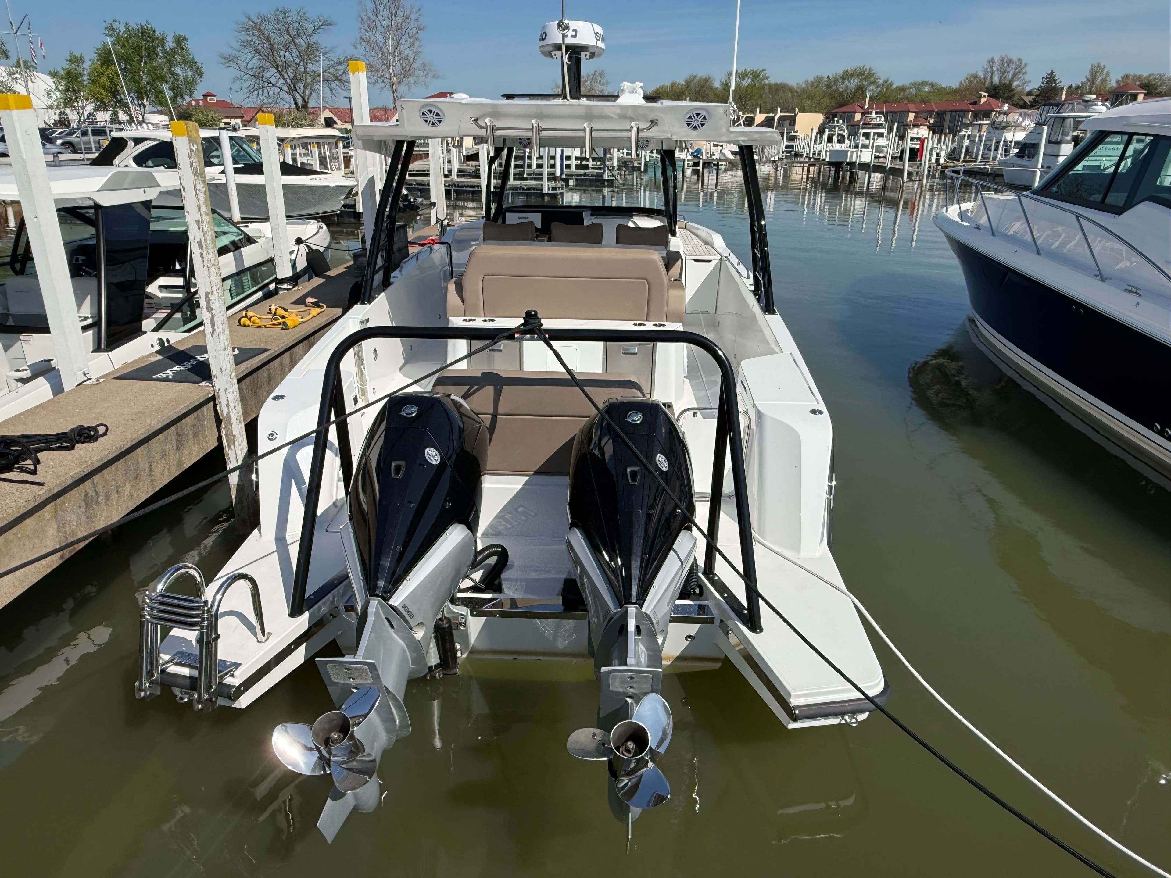 2026 Cruisers Yachts 38 VTR - 4