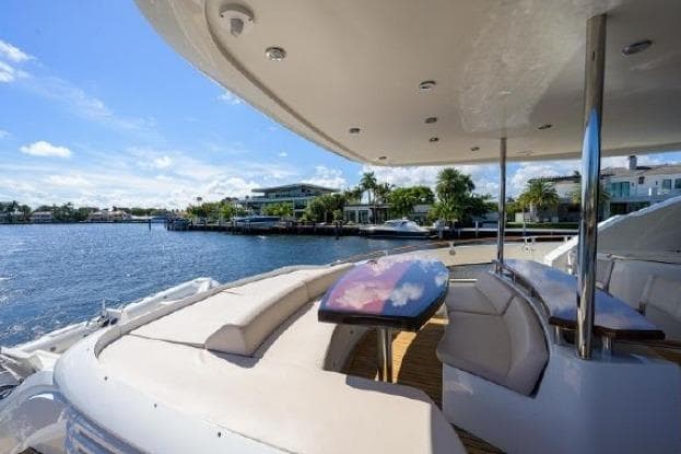 2012 Lazzara LSX 95 Flybridge - 63