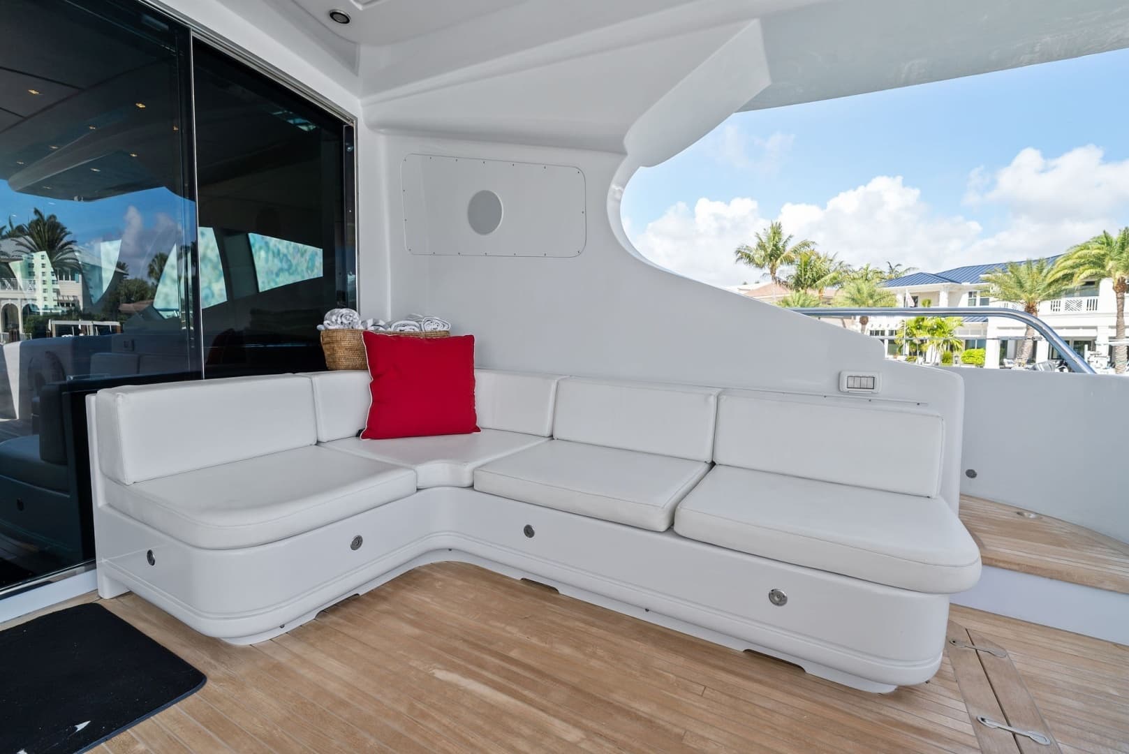 2005 Mangusta 130 - Image 29