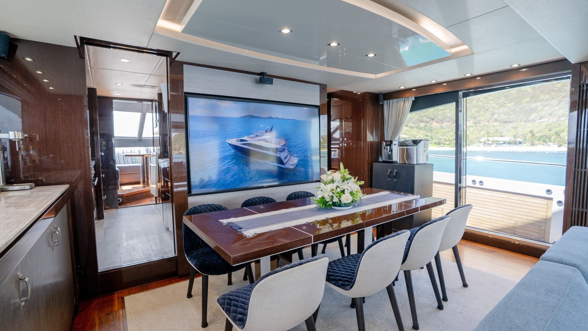 2017 Sunseeker 86 Yacht - Image 31