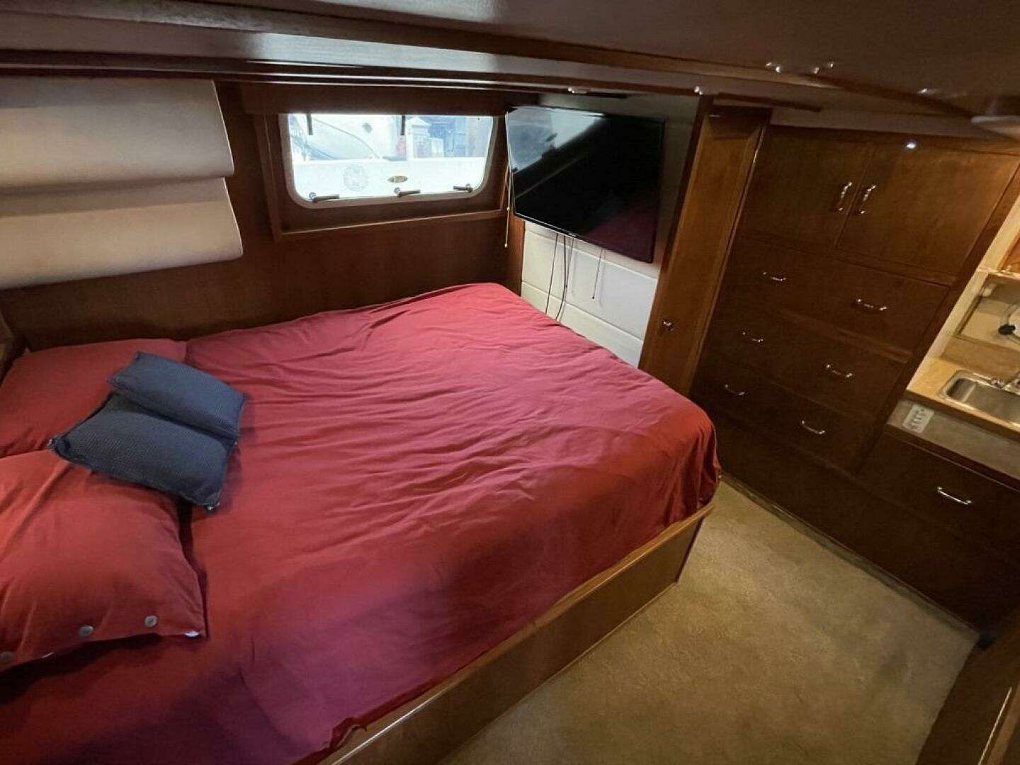 1998 Bayliner 4087 - Image 21