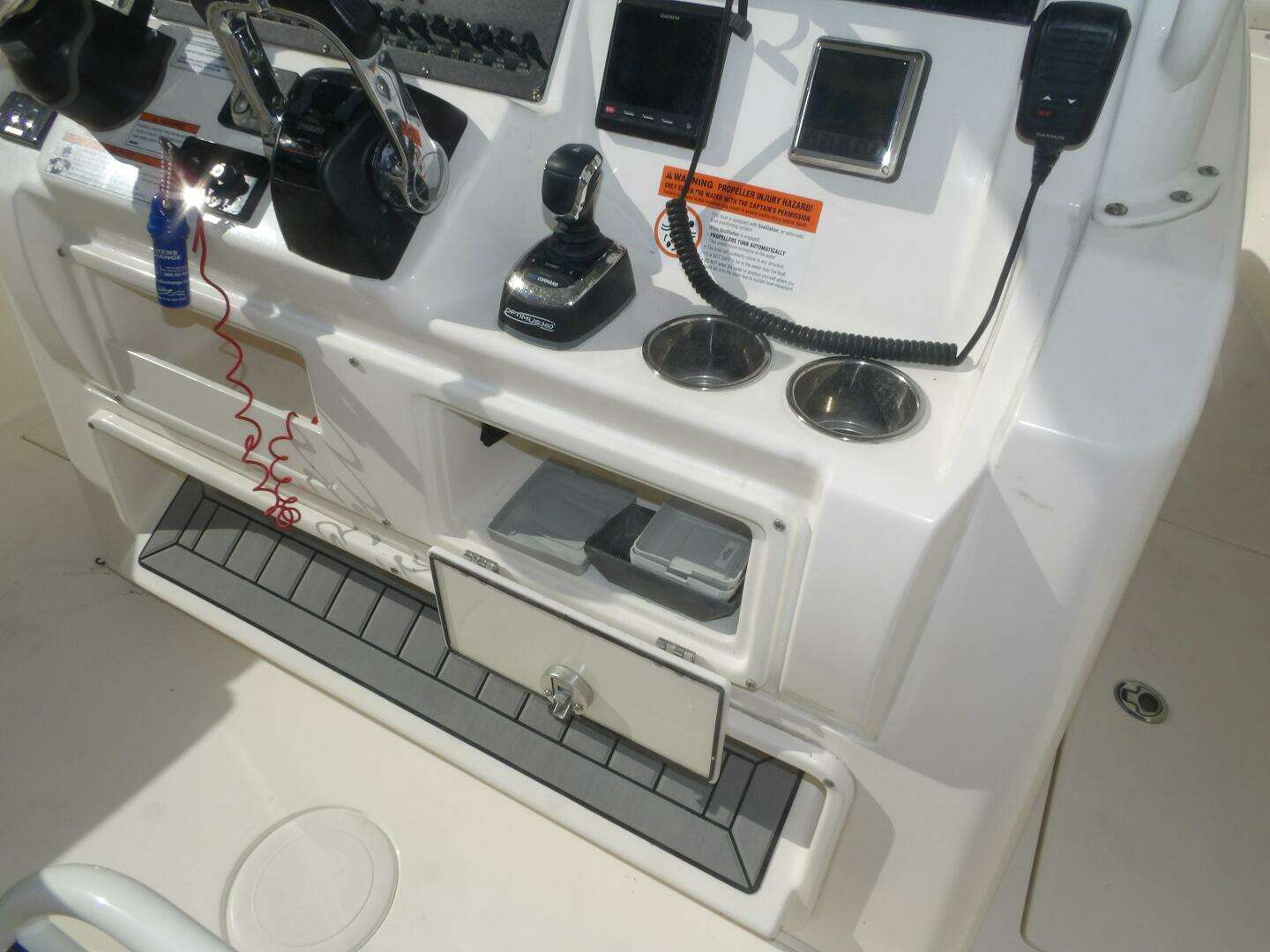 2020 Cobia 320 CC - Image 49