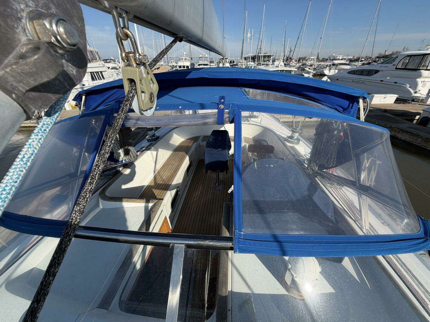 2004 Beneteau 57 Center Cockpit - Image 21