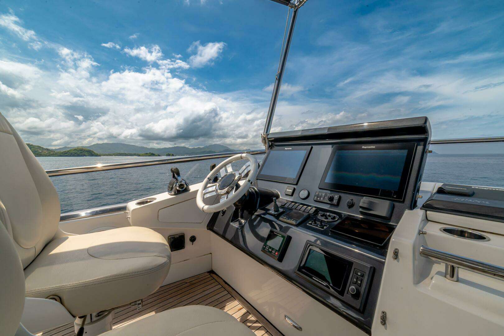 2017 Azimut 77S - Image 4