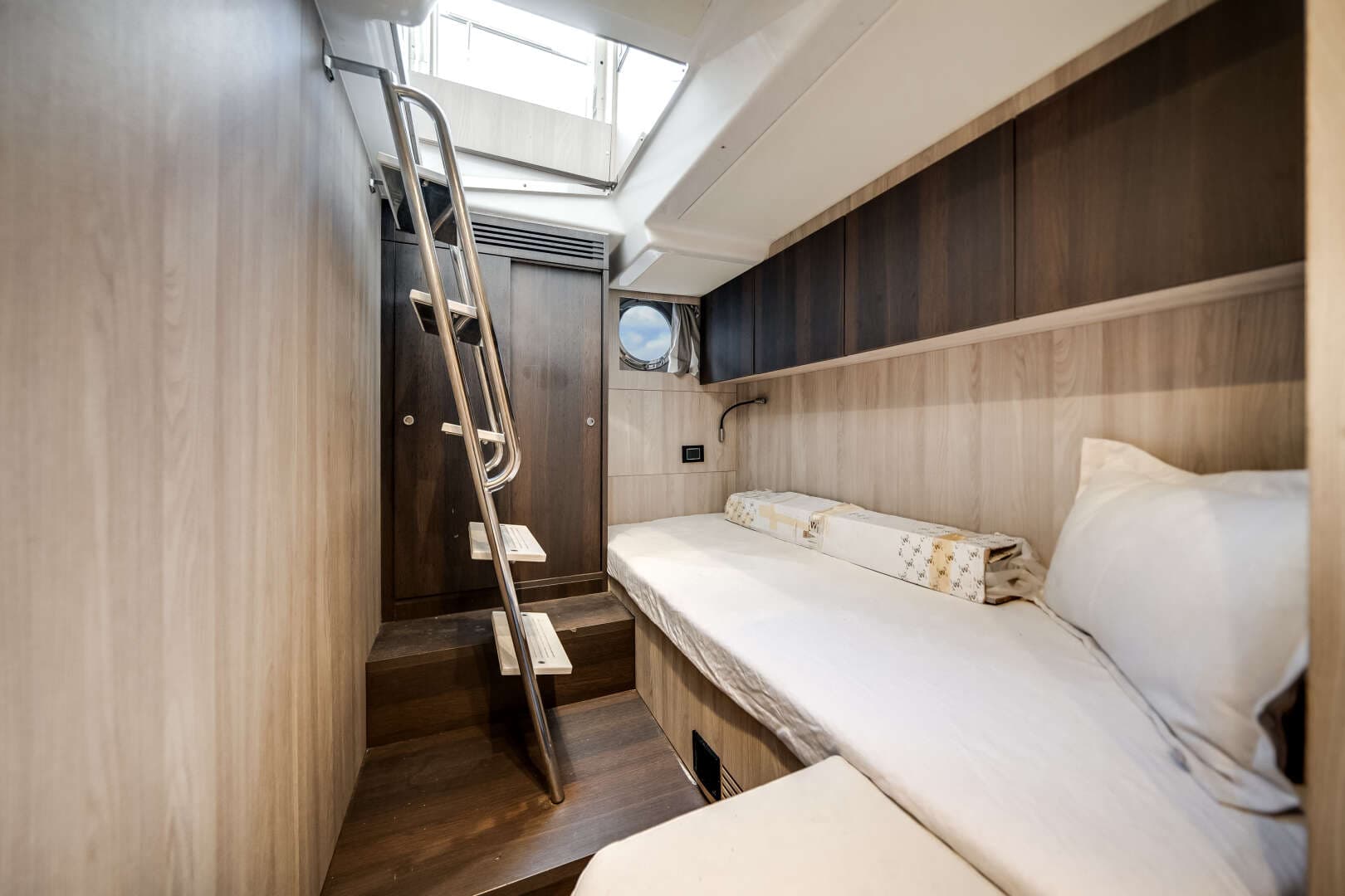 2022 Azimut S7 - Image 13