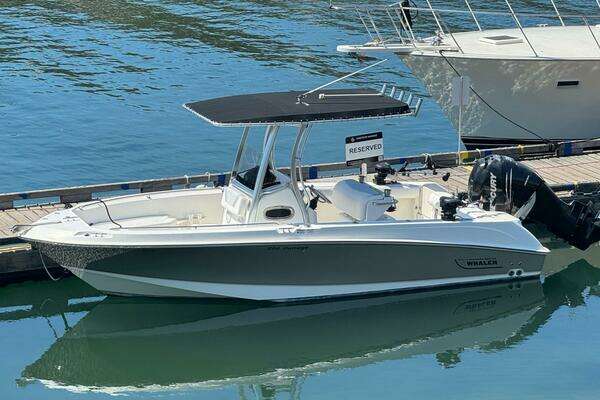 2014 Boston Whaler 220 Outrage - Image 1