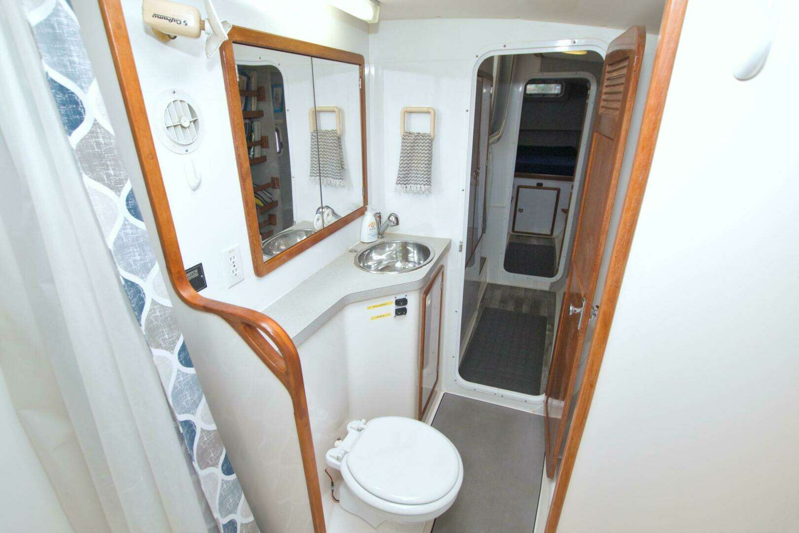 1996 Manta 40 - Image 63