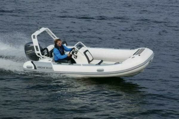 2025 Highfield Sport 460 - Image 1