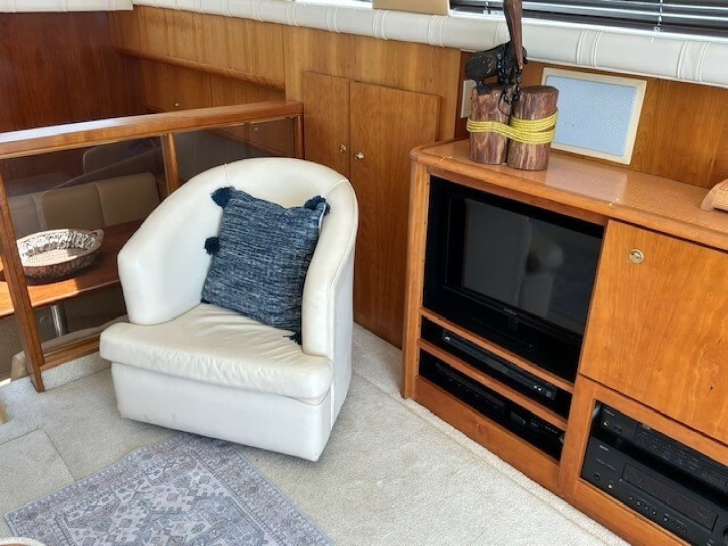 2000 Silverton 41 Convertible - Image 5