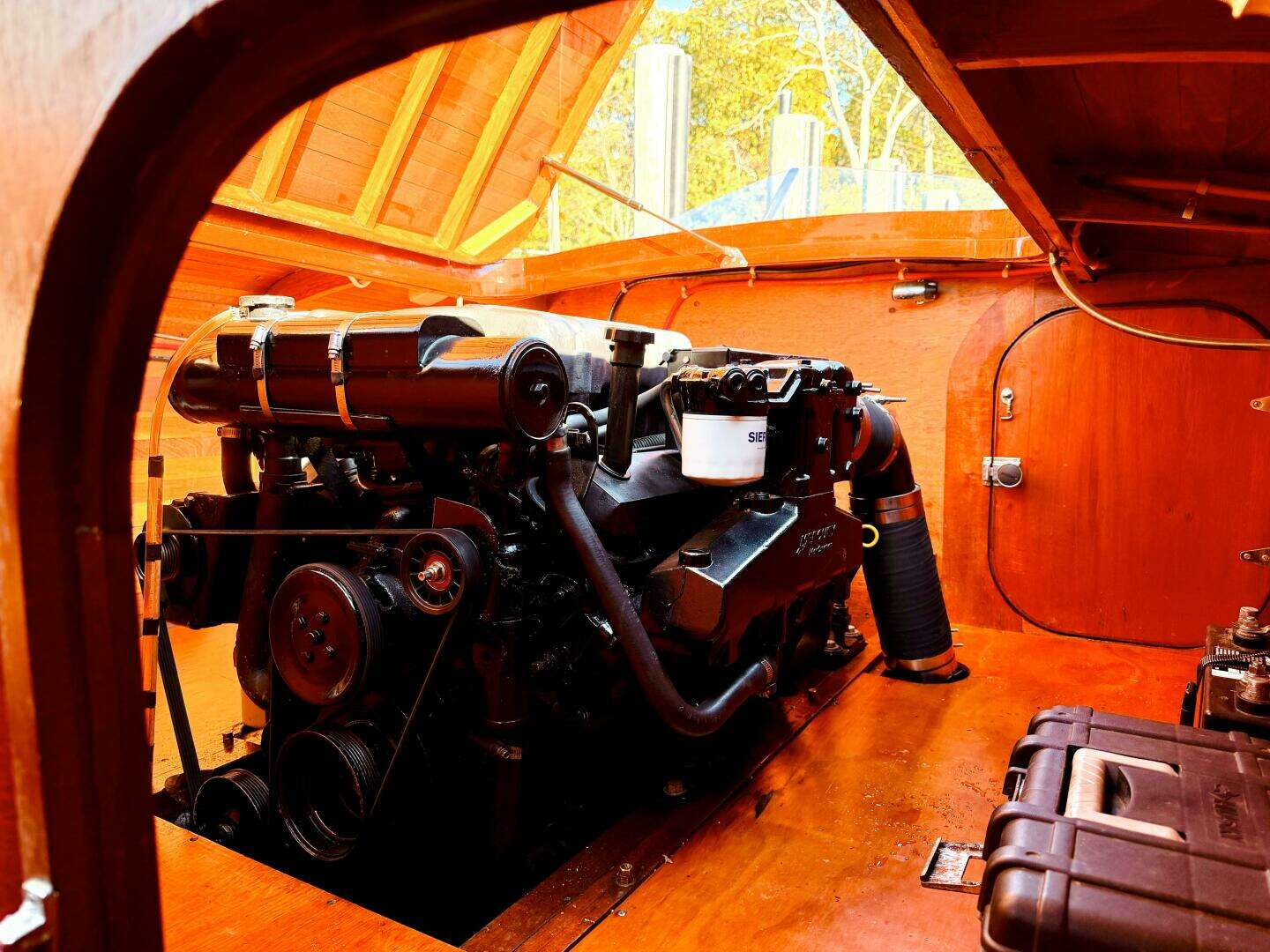 1998 Custom 30 Gentleman's Racer - Image 30
