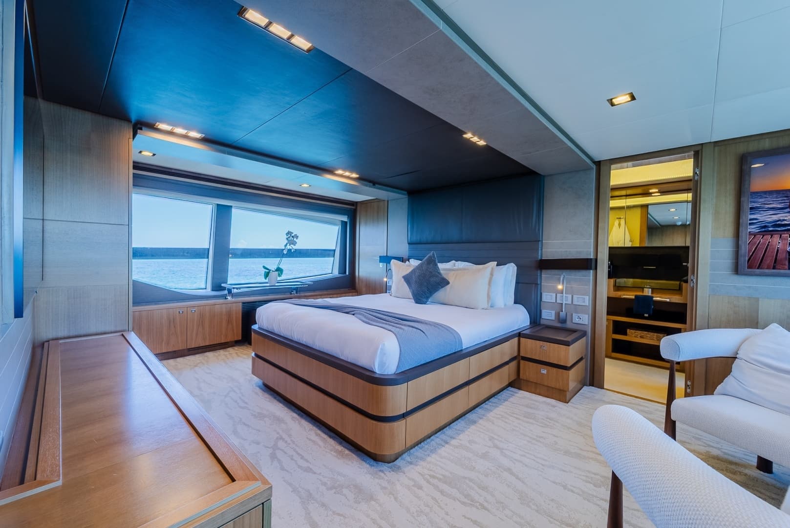 2012 Custom Line Raised Pilothouse - Image 20