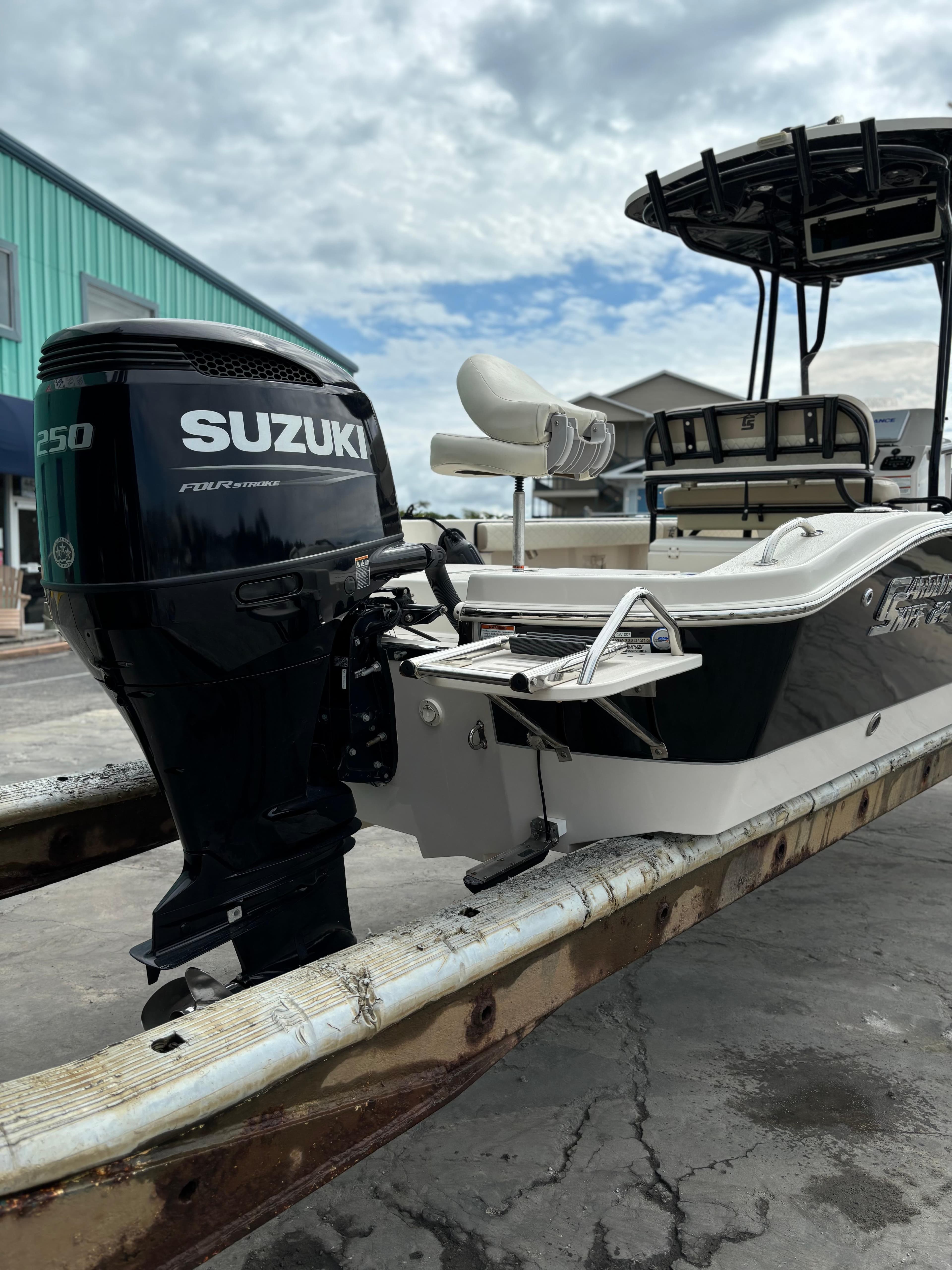 2021 Carolina Skiff 24 Ultra Elite with Suzuki 250 outboard motor.