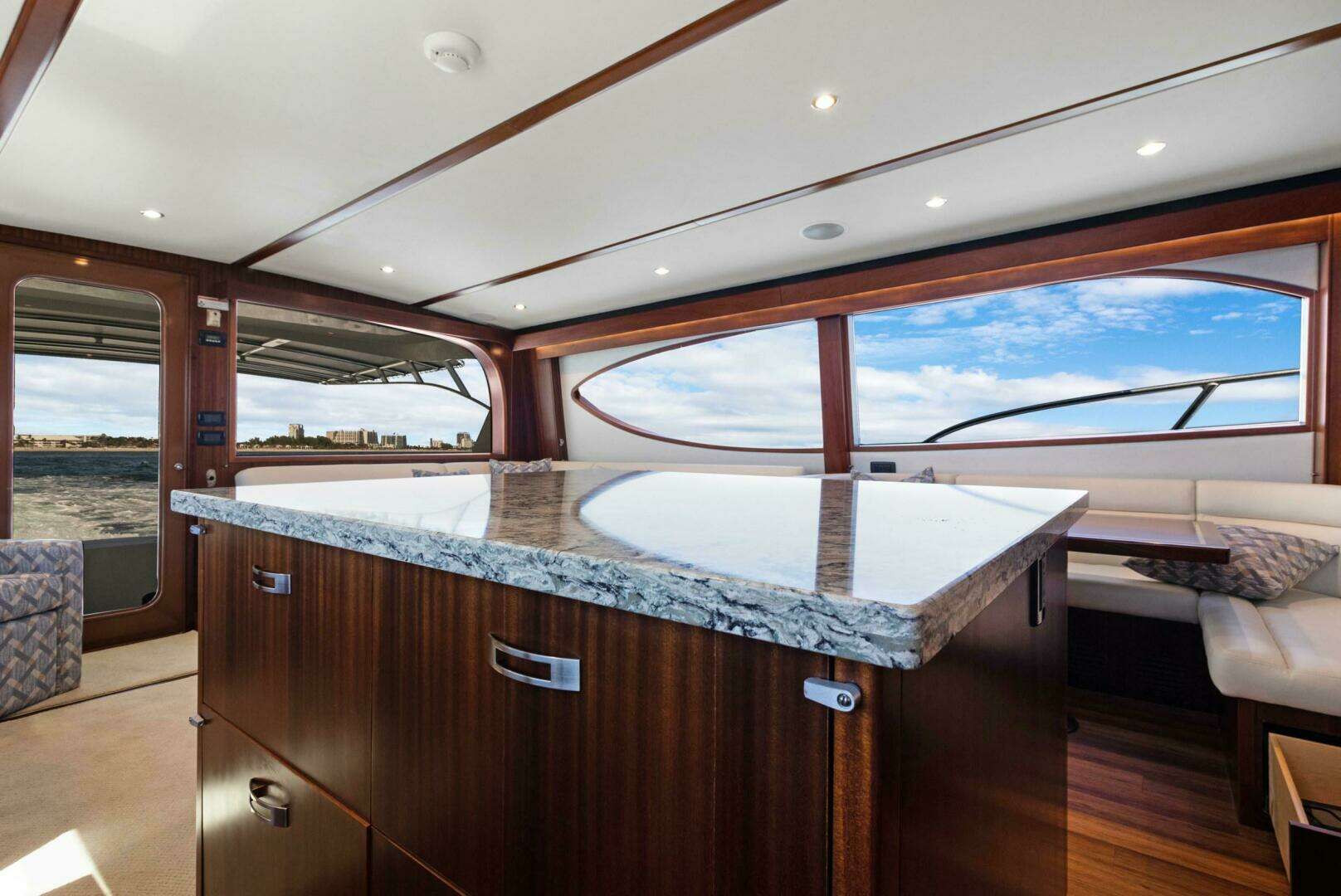 2016 Hatteras GT63 - Image 32