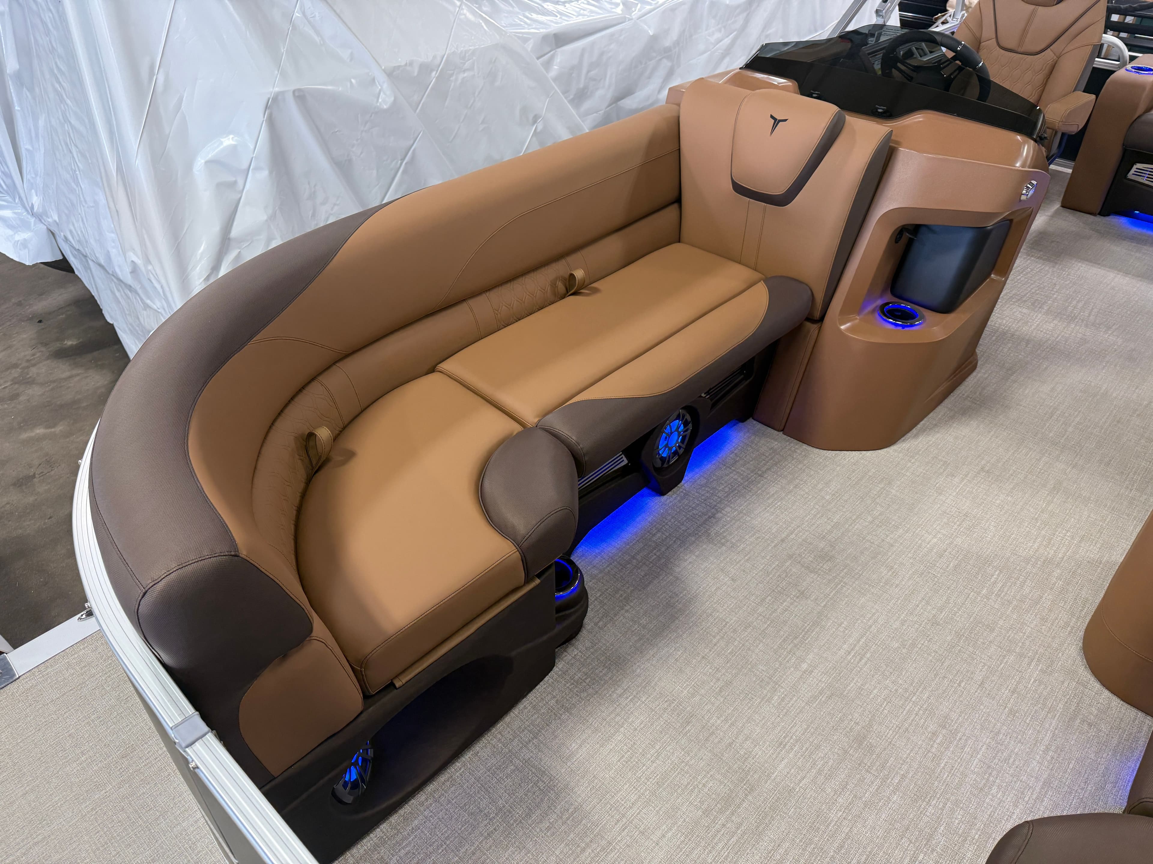 2026 Tahoe LTZ 300HP VRB 2385 Swingback Tritoon - 8