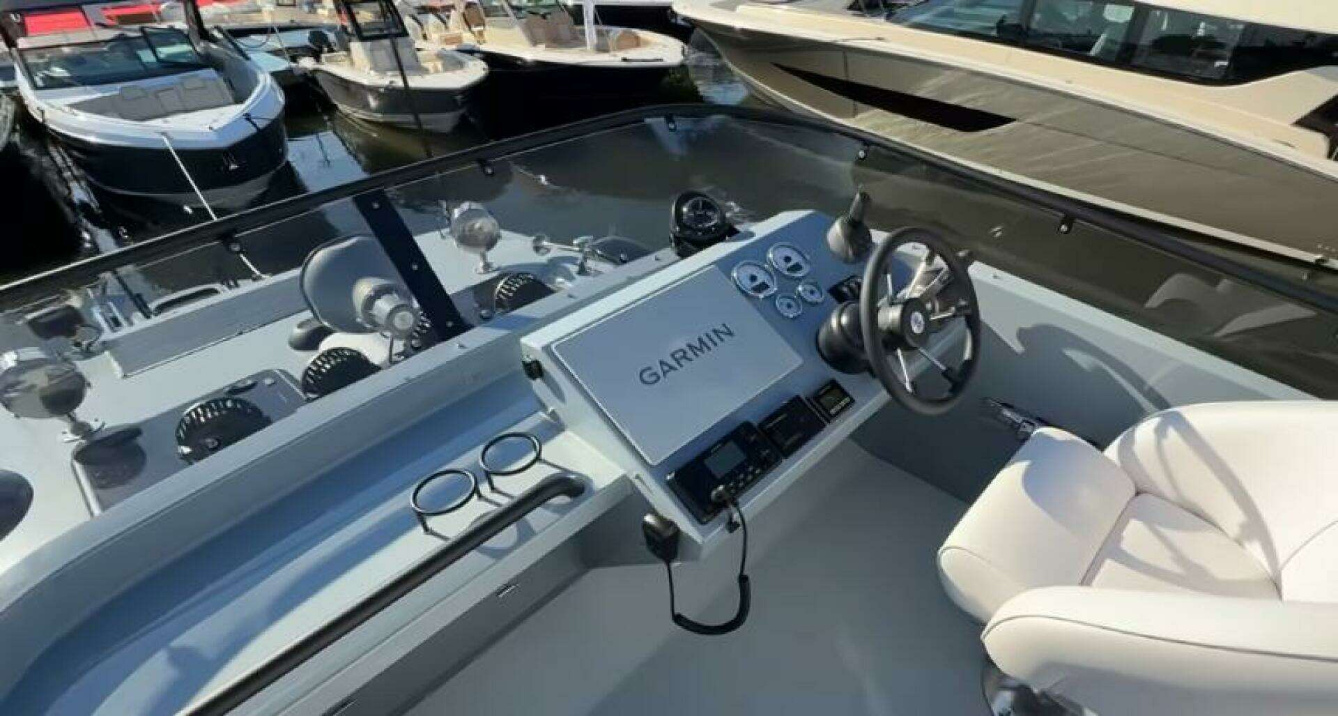 2025 Targa 37 Flybridge - Image 16