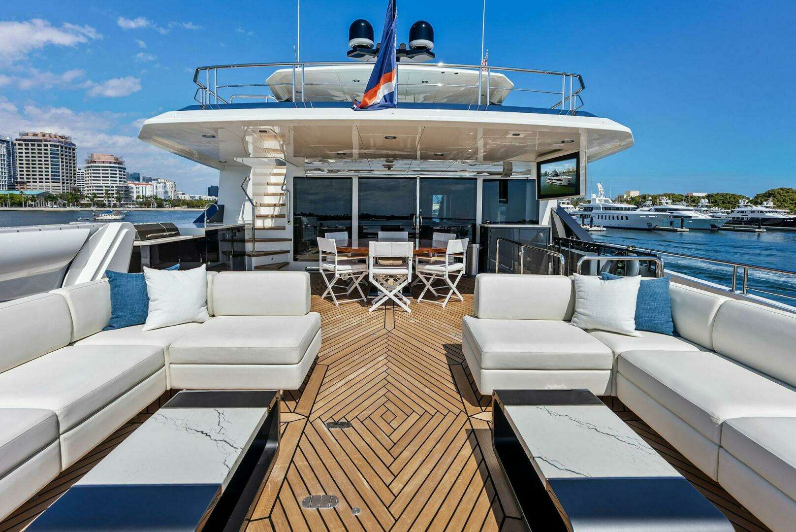 2024 Ocean Alexander 35 Revolution - Image 17