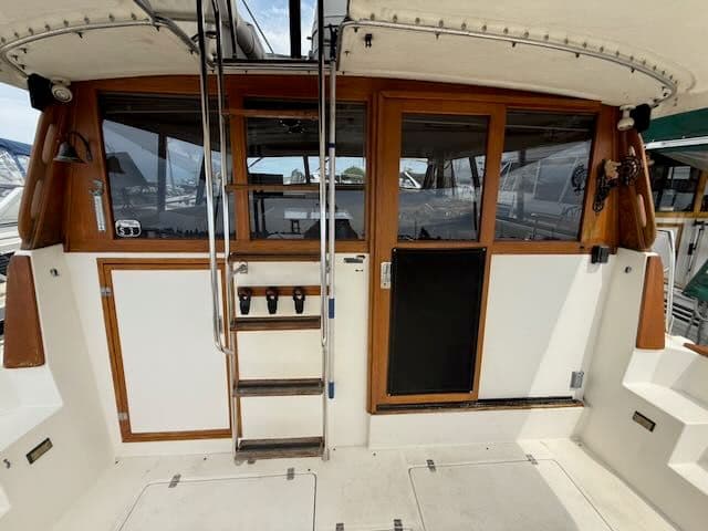1990 Bayliner 3888 Motoryacht - 7