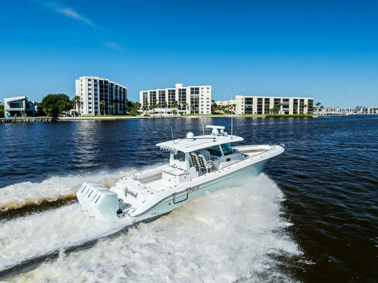 2023 HCB 42 Lujo - Image 13