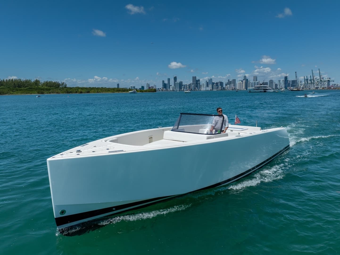 2014 VanDutch 40 - Image 7