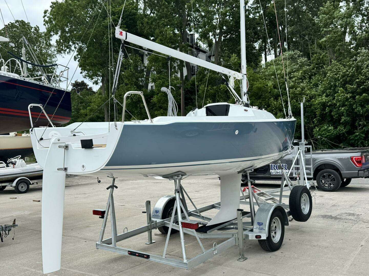 2025 J Boats J7 - Image 7