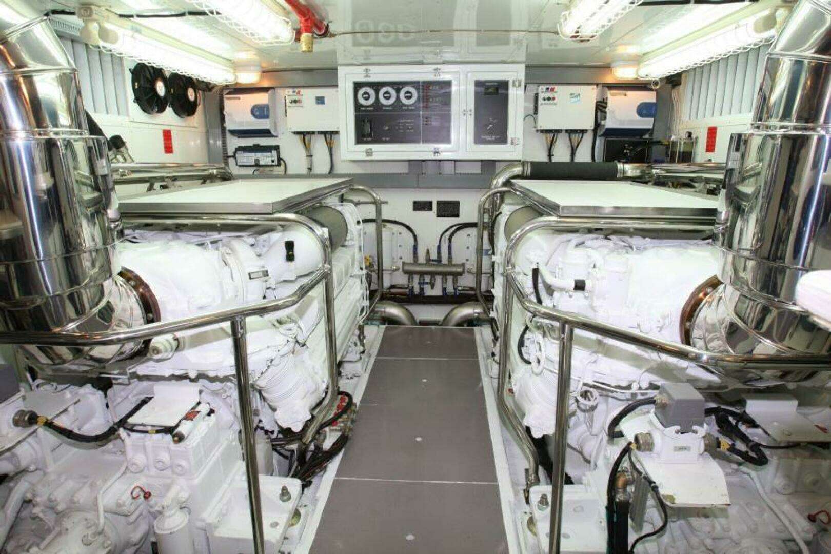 2027 Johnson Flybridge w/Hydraulic Platform - Image 14