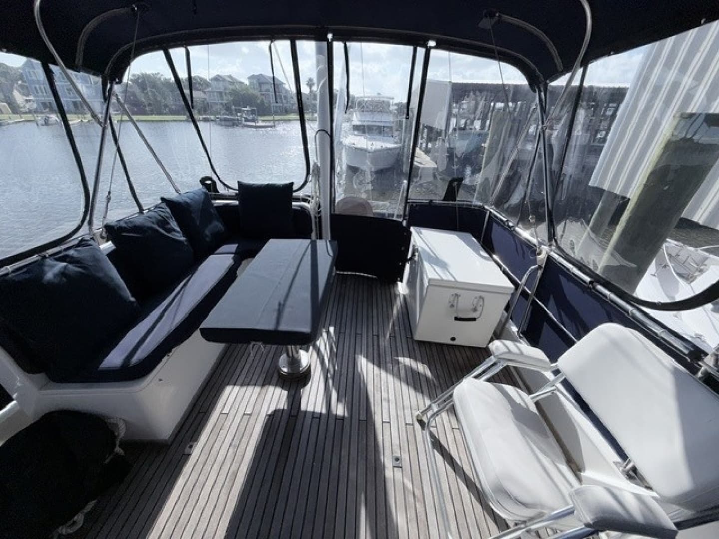 2003 Grand Banks Flybridge Motor Yacht - Image 13