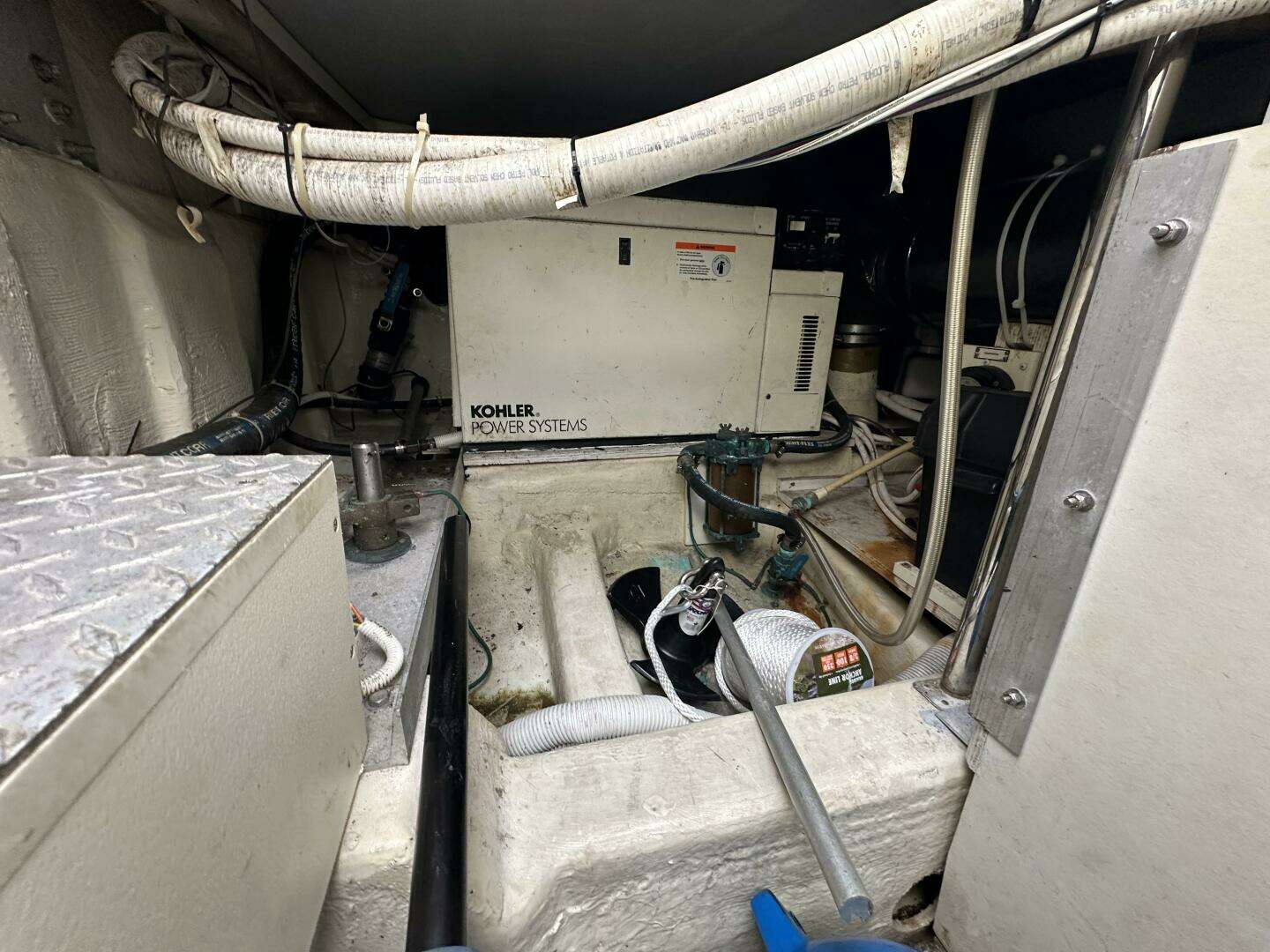 2005 Carver 36 SS - Image 64
