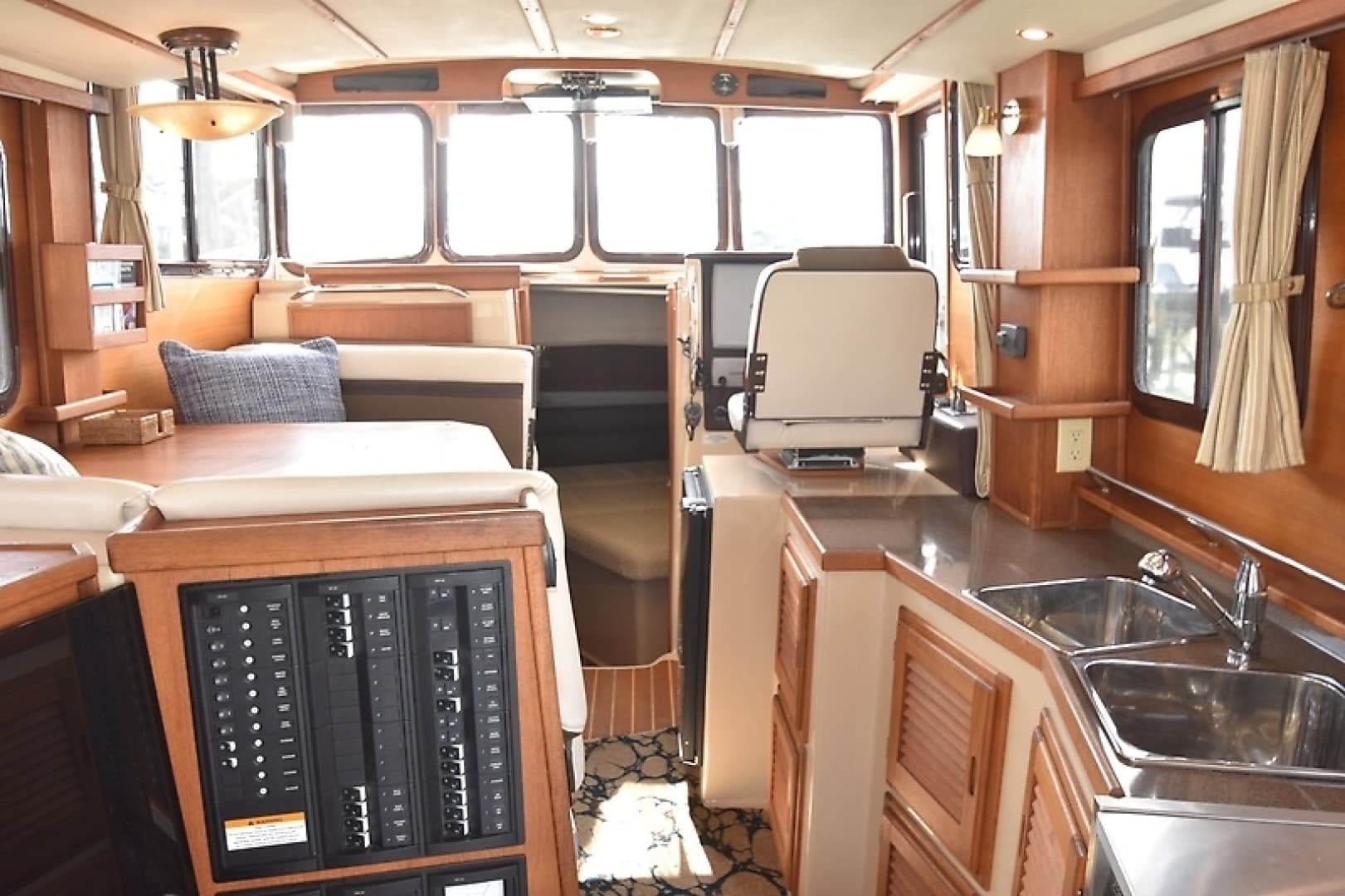 2014 Ranger Tugs 29 Classic - Image 9