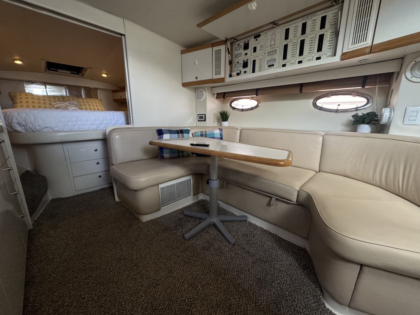 1995 Trojan 350 Express - Image 23
