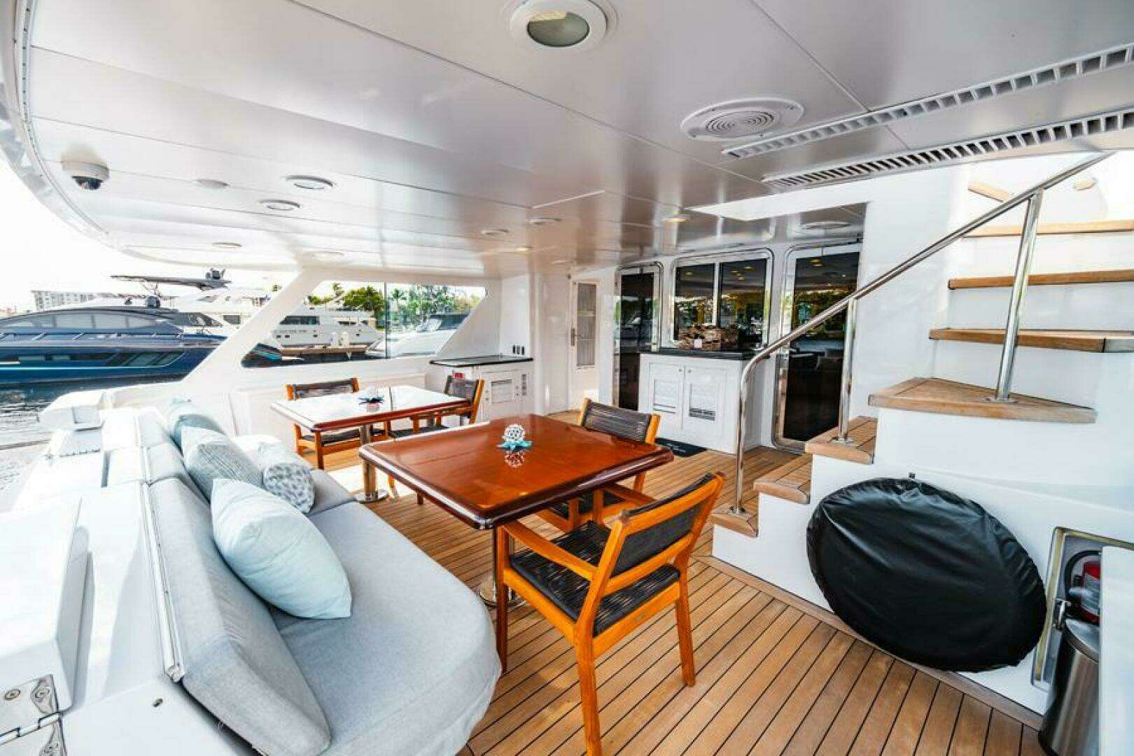 1995 Hatteras Flybridge Motor Yacht - Image 72