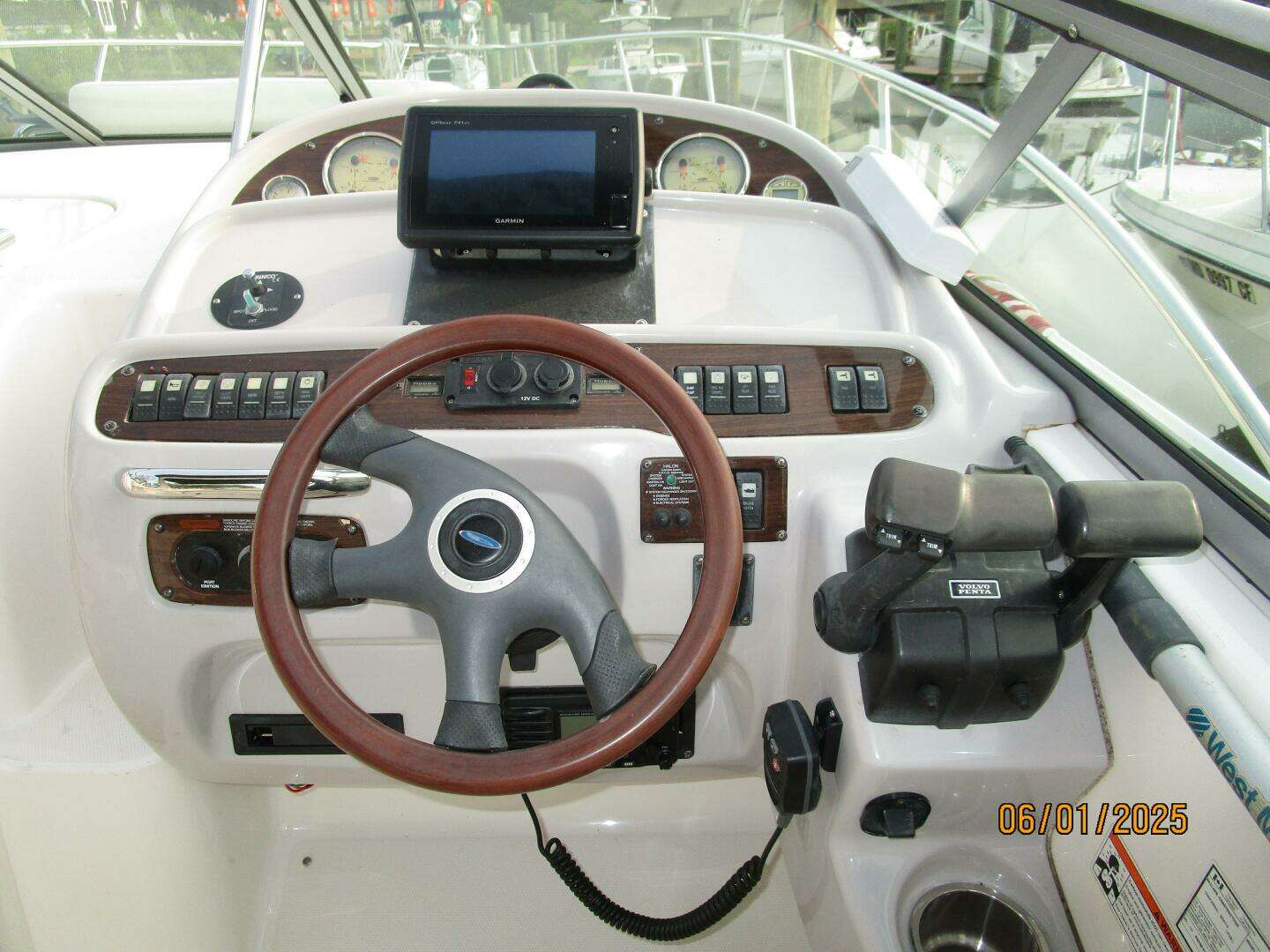 2006 Chaparral Signature 290 - Image 12