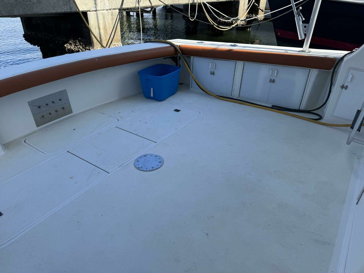 1995 Viking 58 Convertible - Image 13