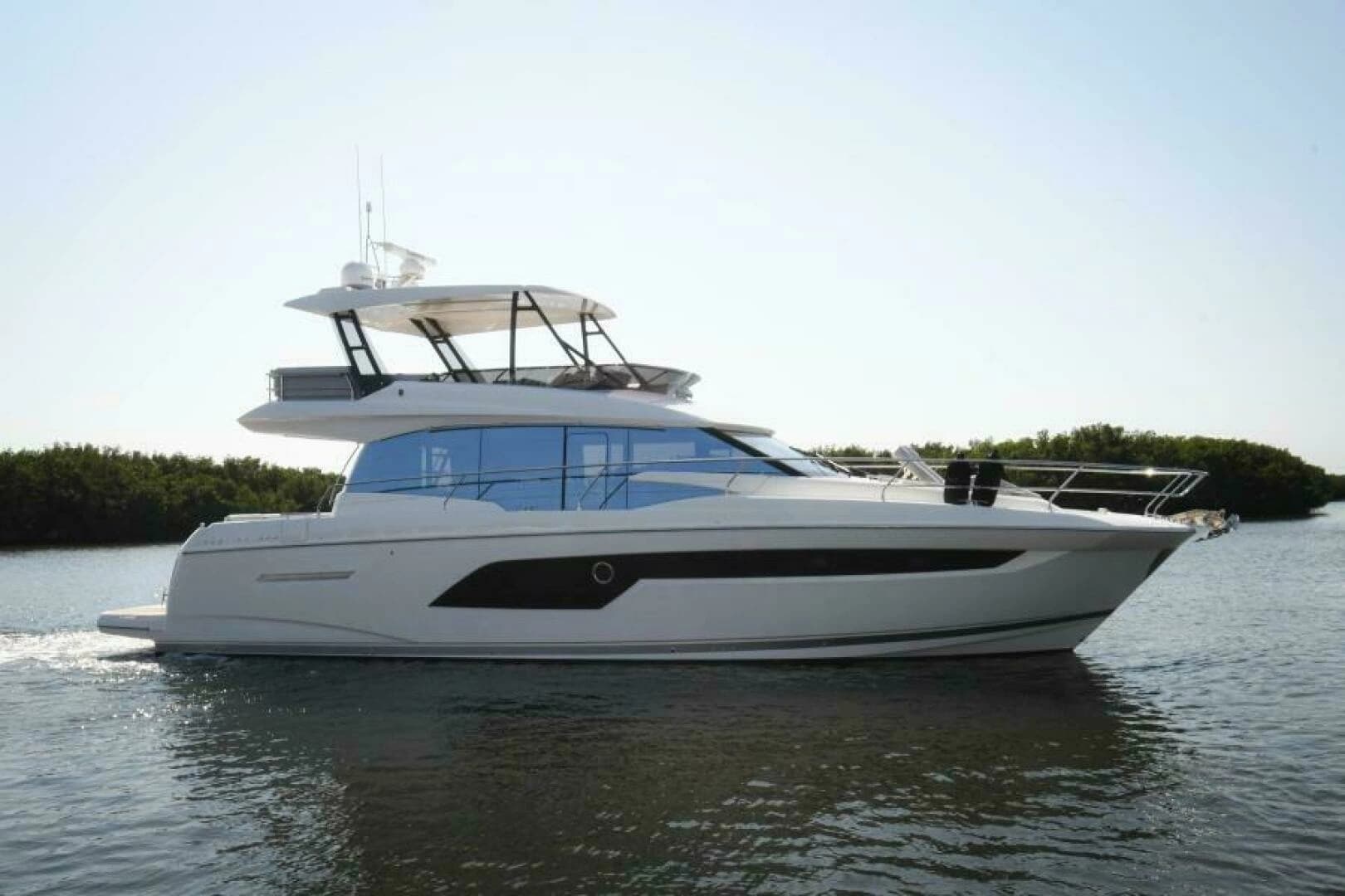 2023 Prestige 520 Flybridge - Image 27
