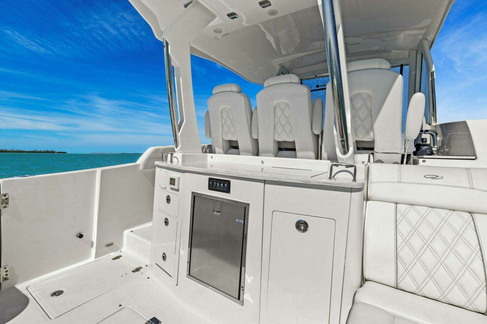 2020 Regal 33 SAV - Image 41