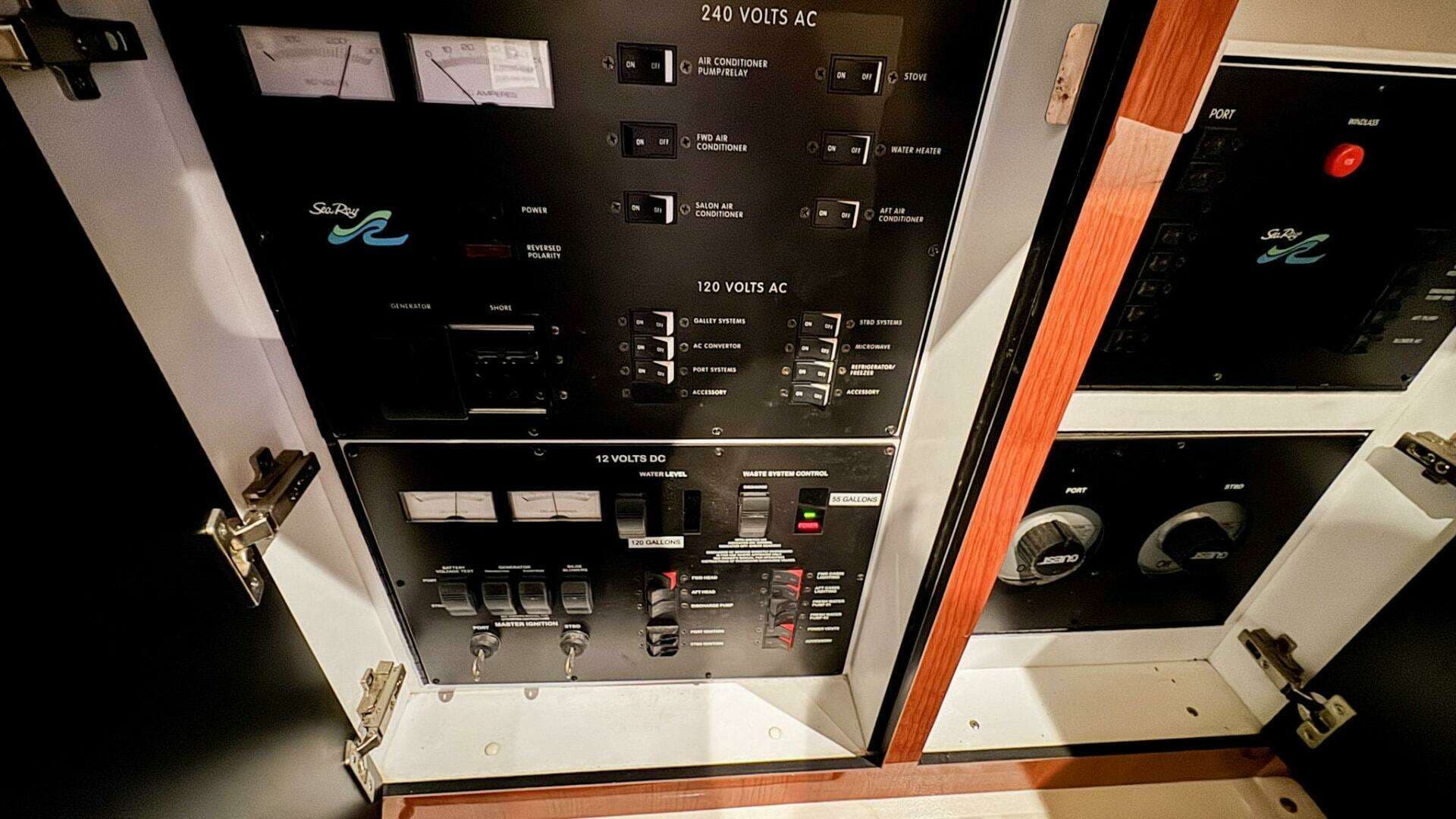 2000 Sea Ray 420 Aft Cabin - Image 33