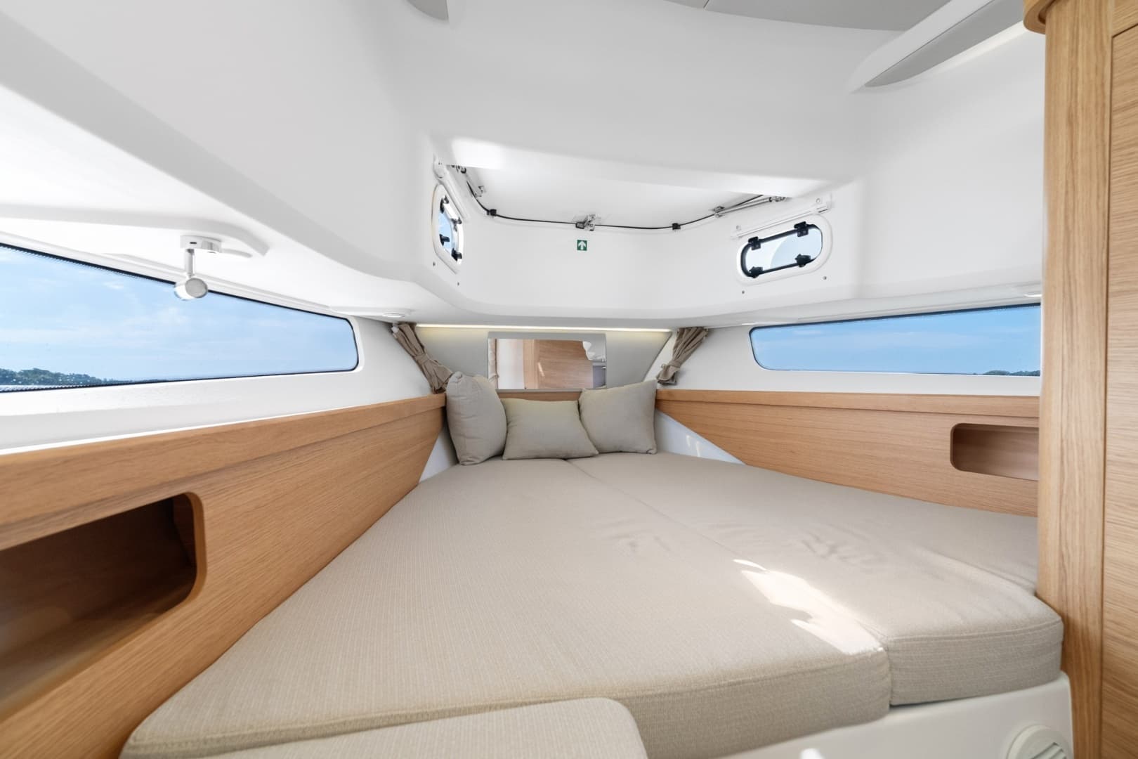 2026 Nimbus Sport Tender 42 - Image 16