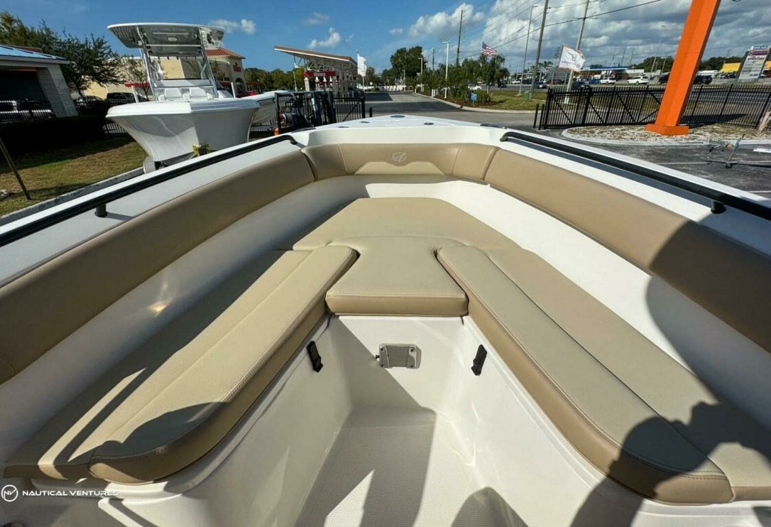 2019 Sailfish 220 CC - Image 7