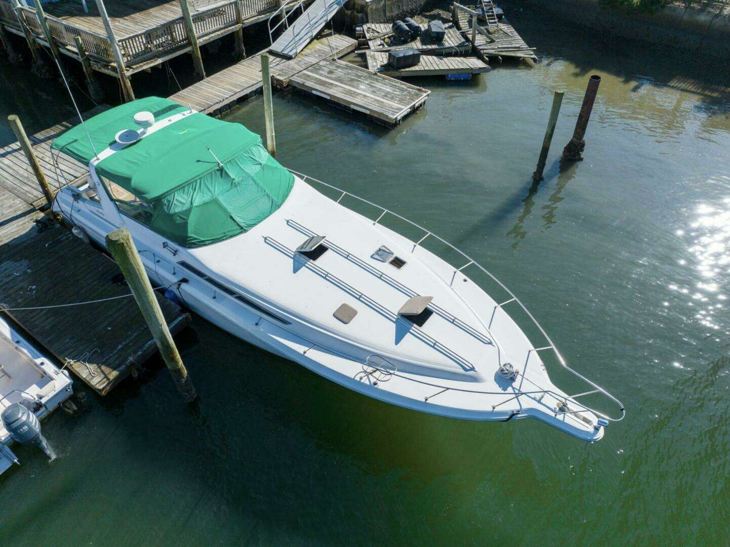 1990 Sea Ray 420 Sundancer - Image 8