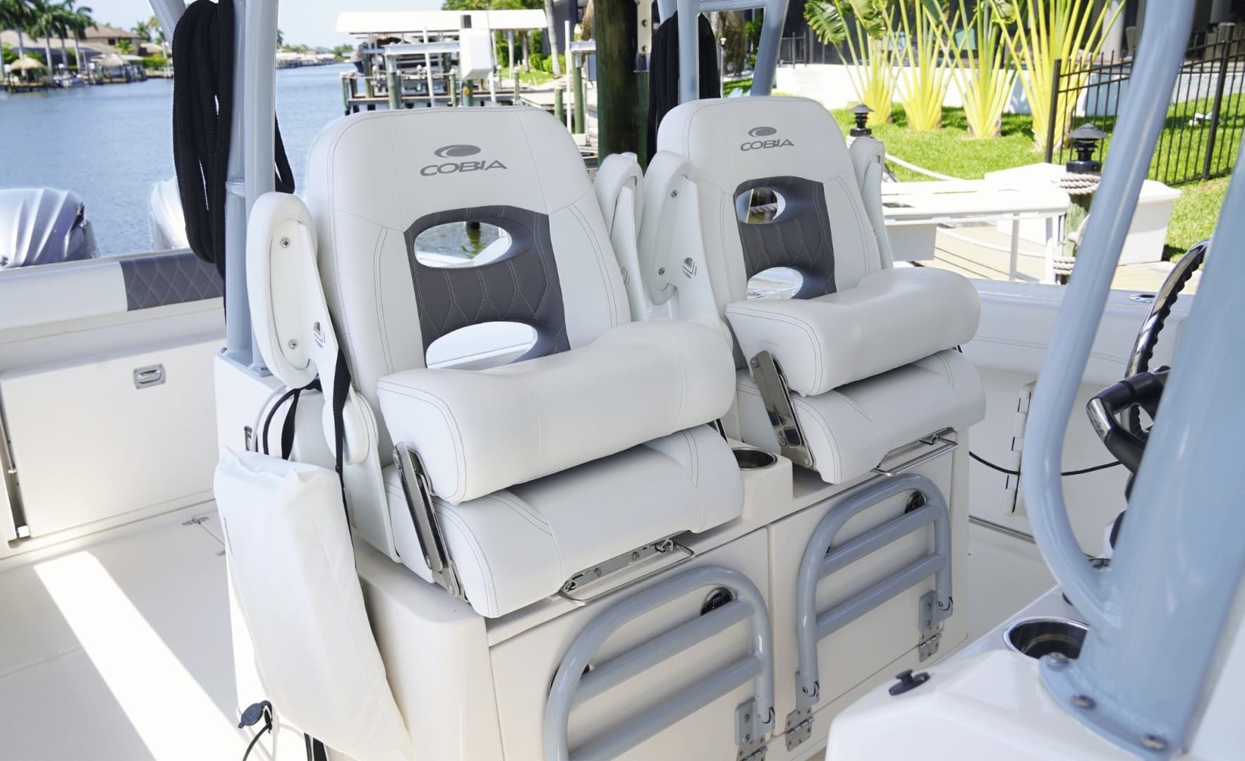 2023 Cobia 320CC - Image 36