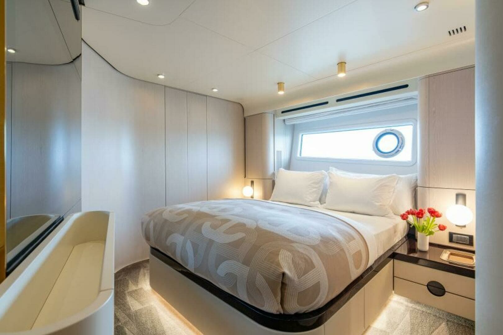 2022 Azimut 78 - Image 53