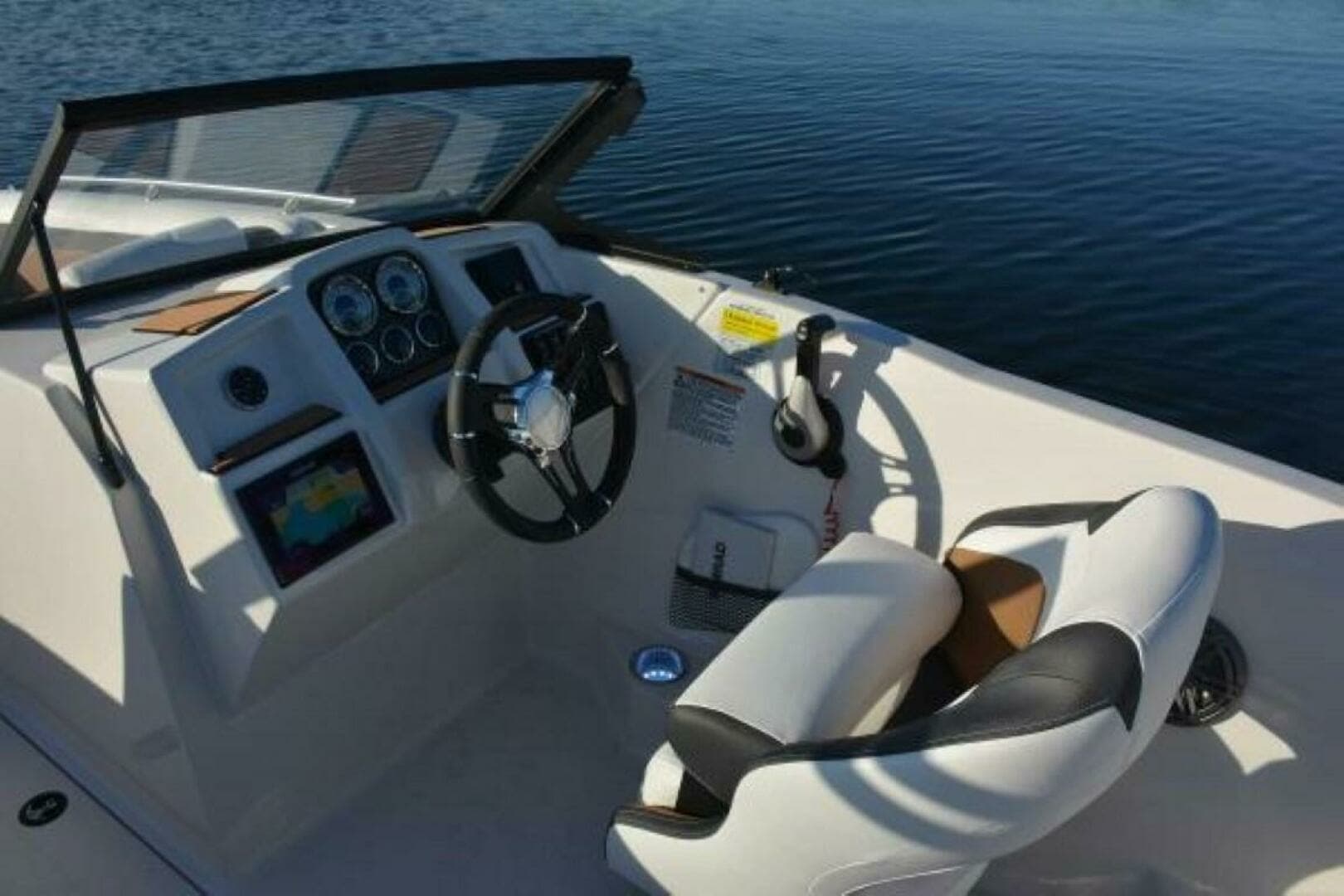 2025 Starcraft SVX 211 OB - Image 9