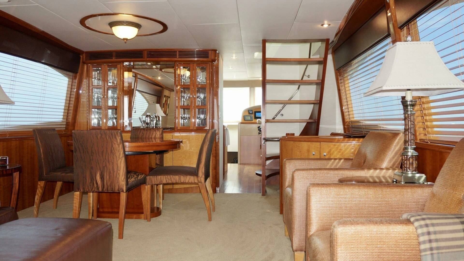 2007 Lazzara Yachts 74 Motor Yacht - Image 10