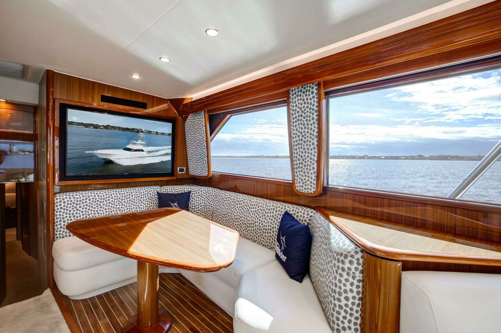 2007 Viking 68 Convertible - Image 5