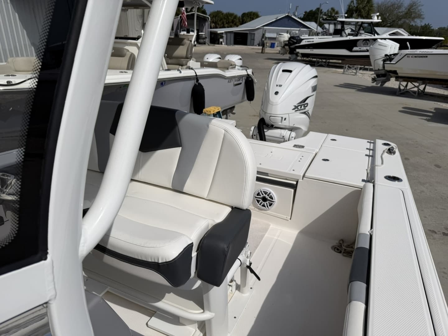 2023 Robalo — - Image 33