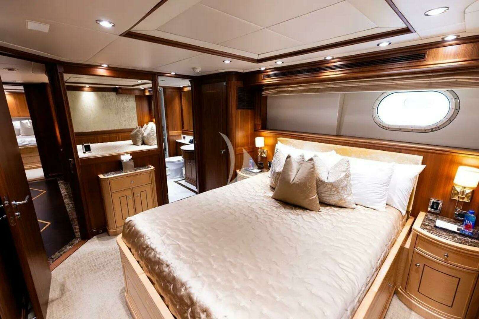 2006 Palmer Johnson Motor Yacht - Image 25