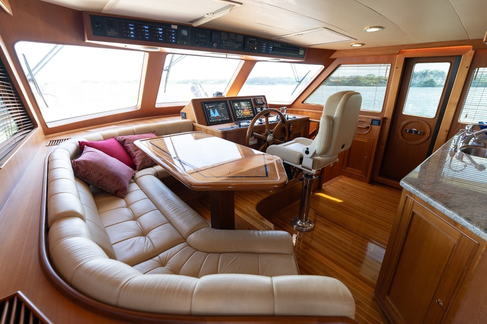 2016 Marlow Explorer 58E - Image 5