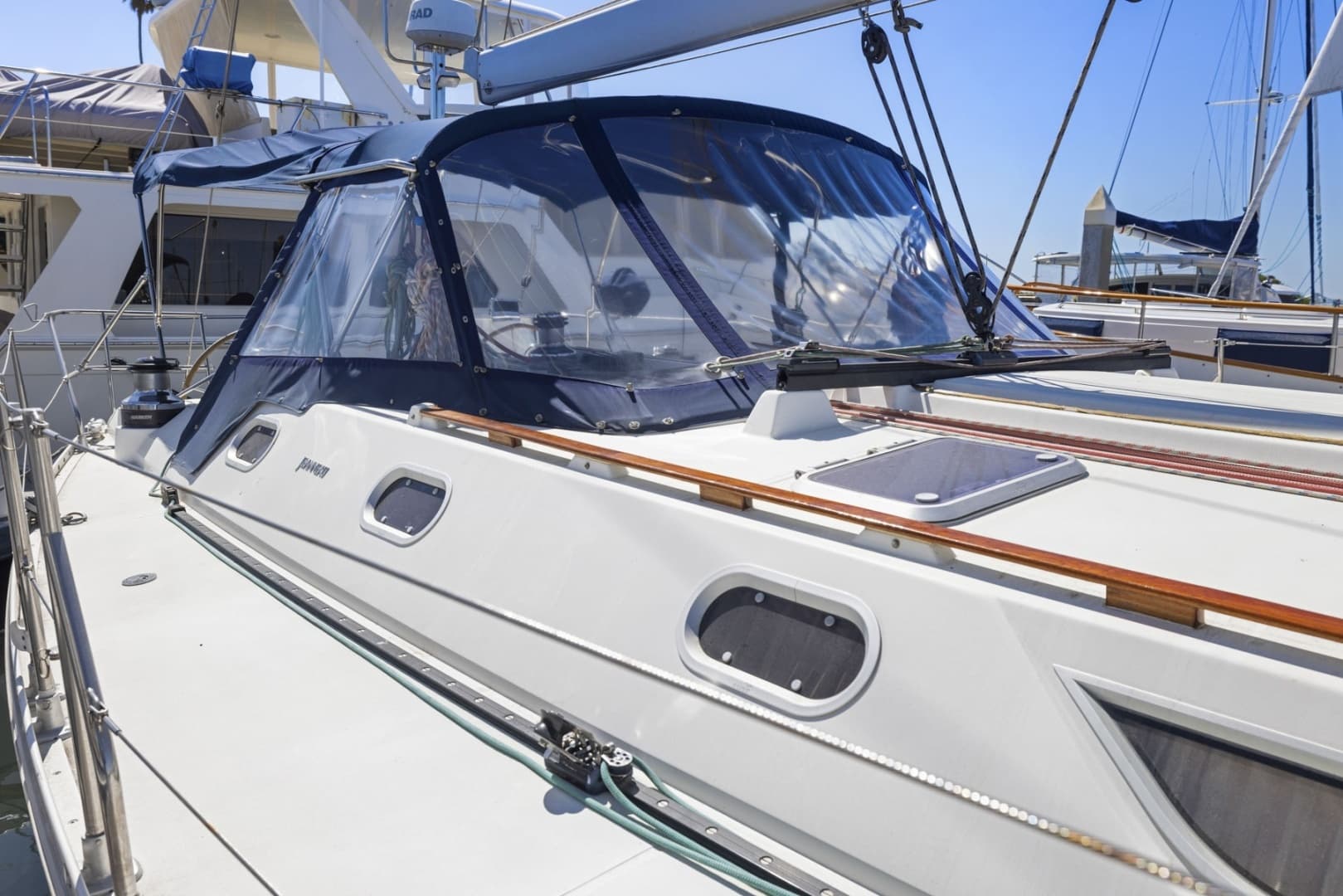 2001 Jeanneau — - Image 10
