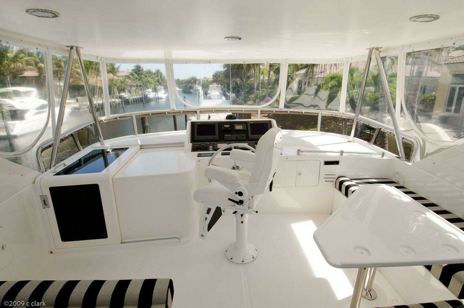 2005 Ocean Alexander 58 Motor Yacht - Image 5